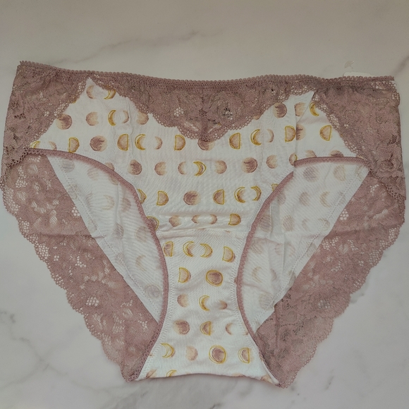 Soma Intimates & Sleepwear Nwt Soma Embraceable Signature Lace